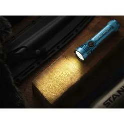 Olight Seeker 3 Pro -Sconto sciare in Italia Leatherman Seeker 3 Pro Lake Blue Limited Edition lifestyle 1